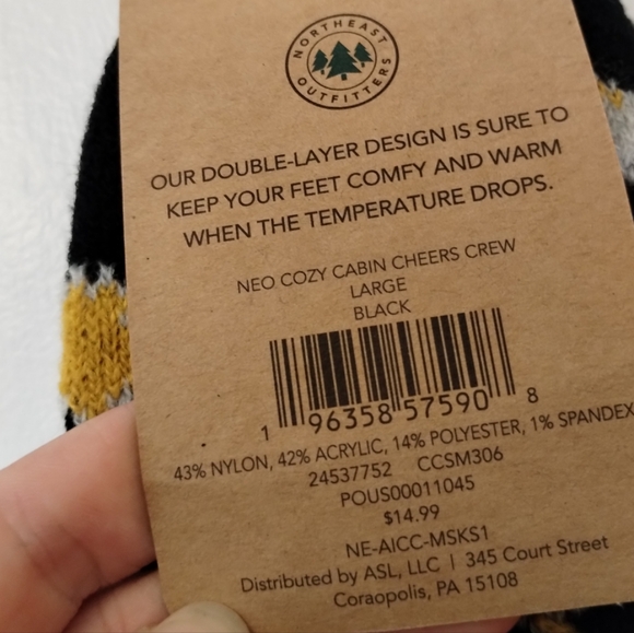 *5 for $20* Cozy Cabin beer mug socks - Picture 5 of 6